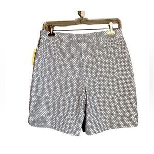 NWT! Maggie lane patterned golf shorts‎